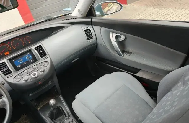 NISSAN Primera 