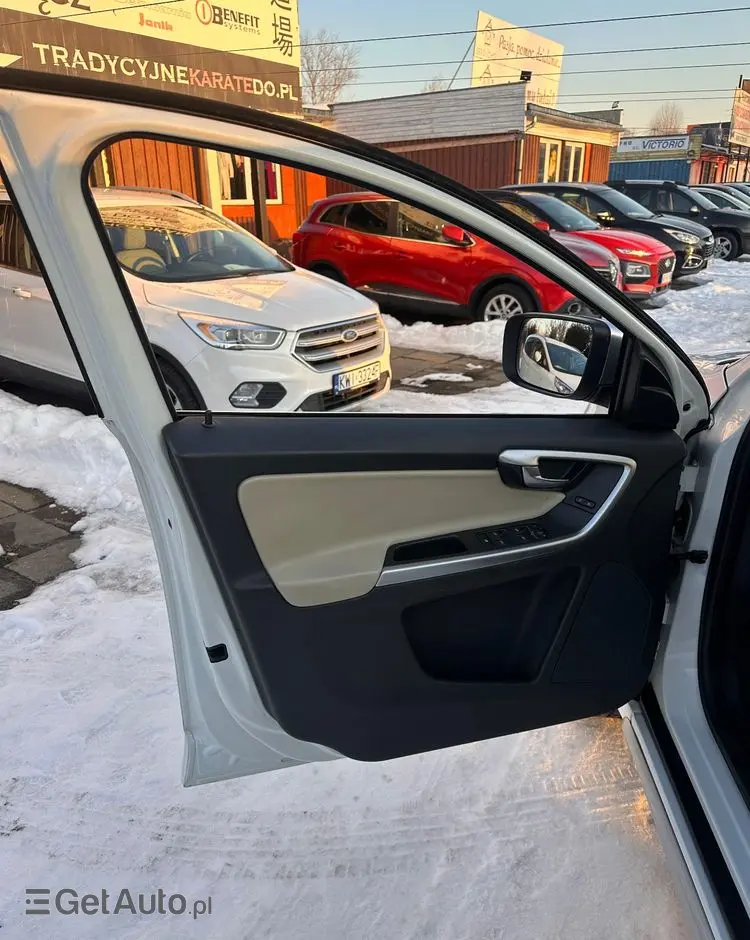 VOLVO XC 60 2.4D DRIVe RDesign