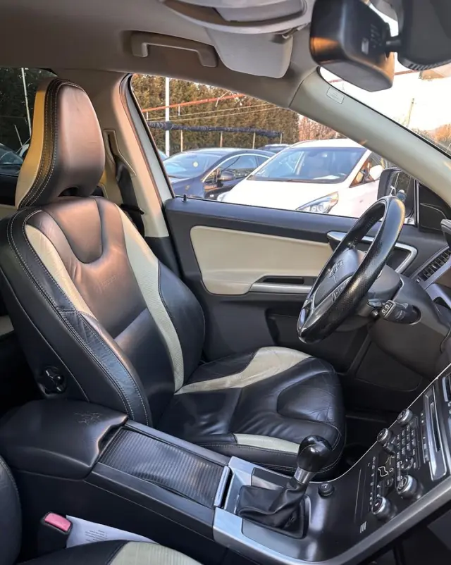 VOLVO XC 60 2.4D DRIVe RDesign