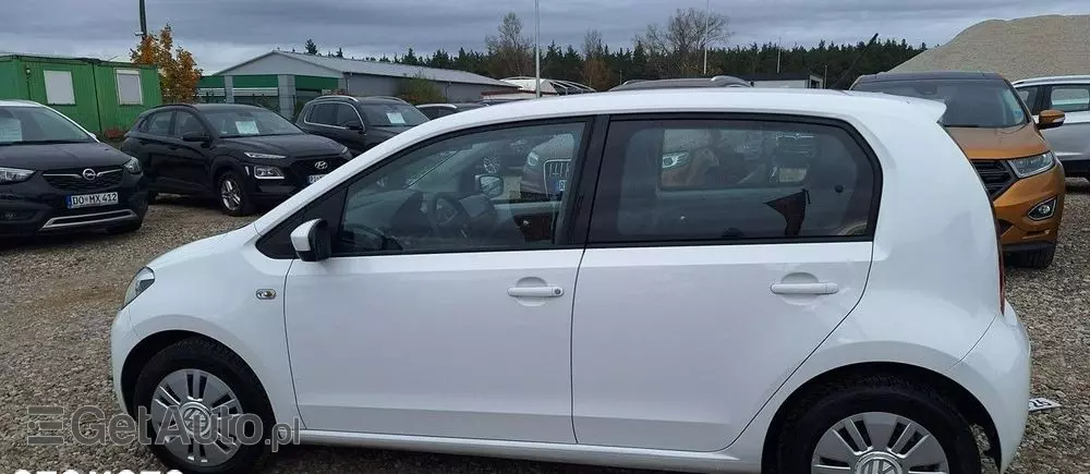 VOLKSWAGEN Up! 