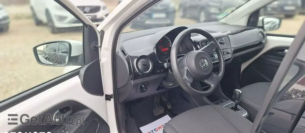 VOLKSWAGEN Up! 