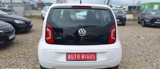 VOLKSWAGEN Up! 