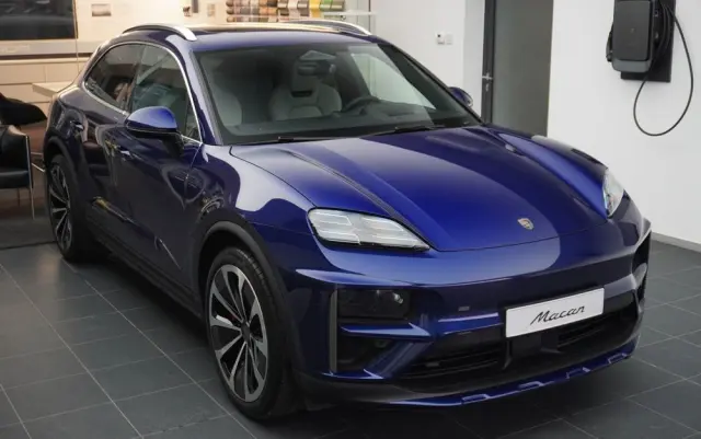 PORSCHE Macan 