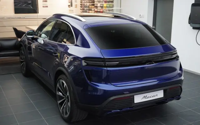 PORSCHE Macan 