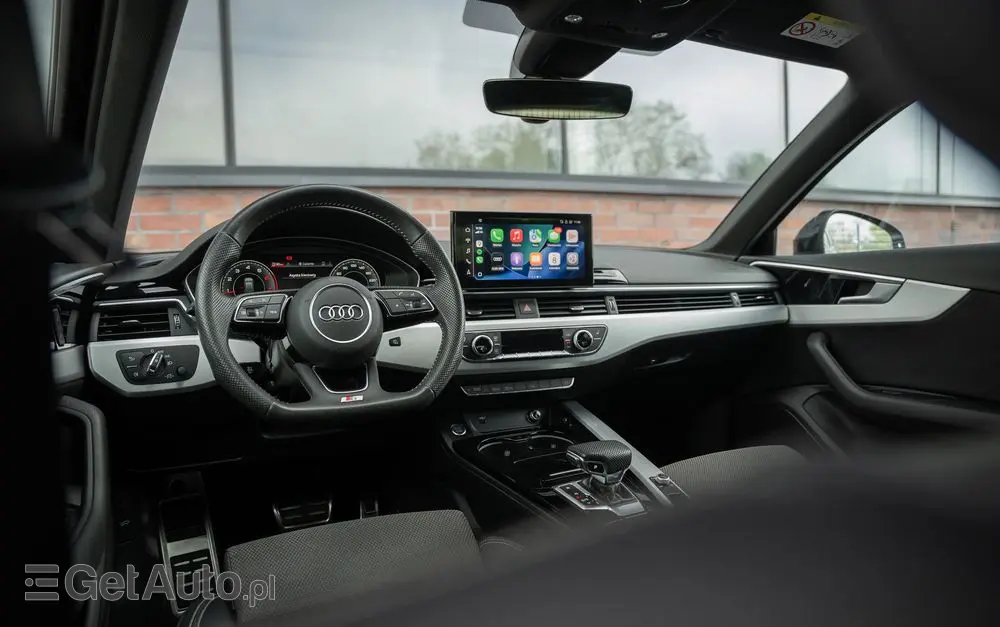 AUDI A4 Avant 40 TFSI S tronic S line