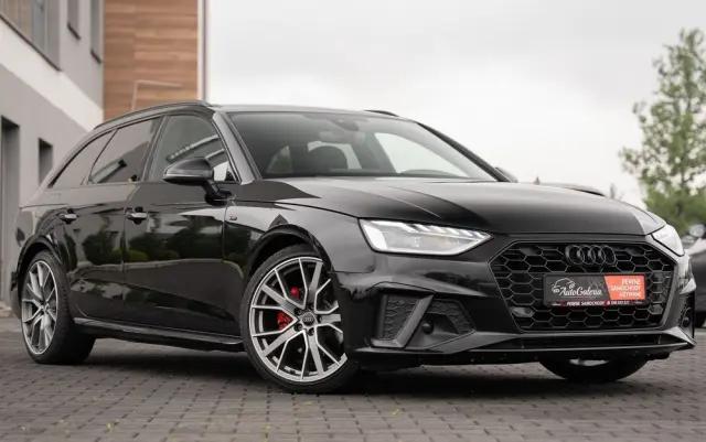 AUDI A4 Avant 40 TFSI S tronic S line