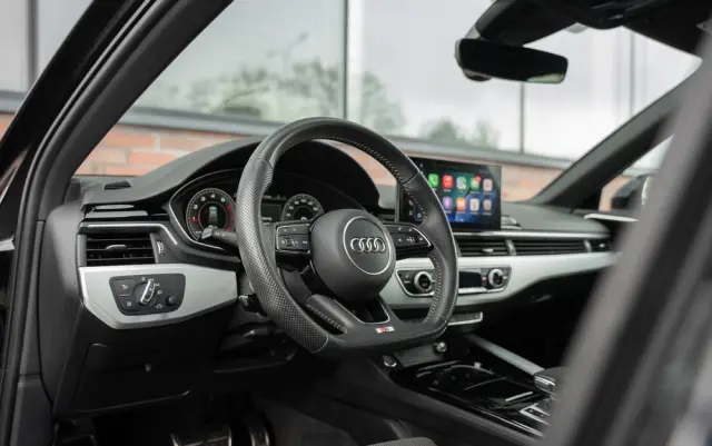 AUDI A4 Avant 40 TFSI S tronic S line