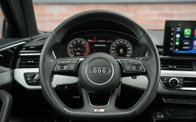 AUDI A4 Avant 40 TFSI S tronic S line