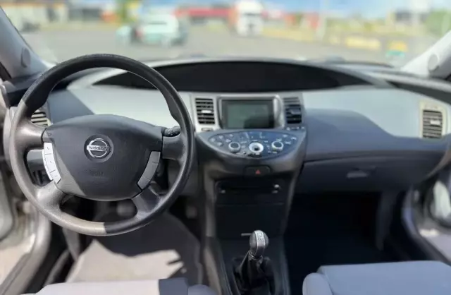 NISSAN Primera 