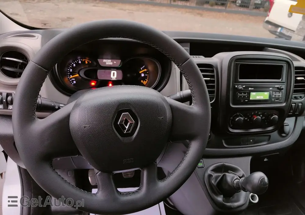 RENAULT Trafic 