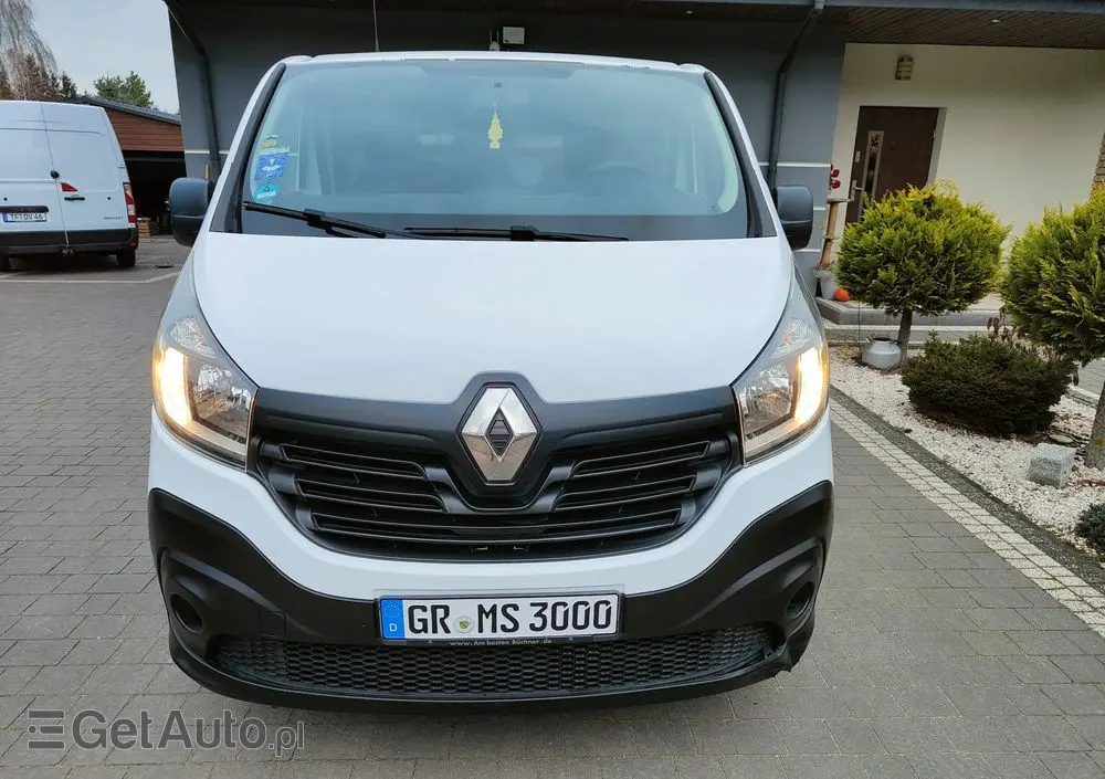 RENAULT Trafic 