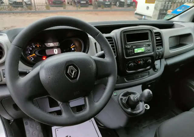 RENAULT Trafic 
