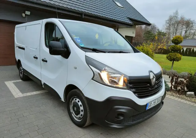 RENAULT Trafic 