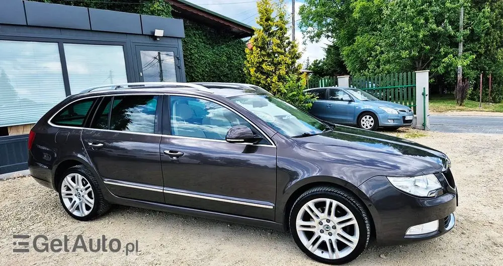SKODA Superb 2.0 TSI Business DSG
