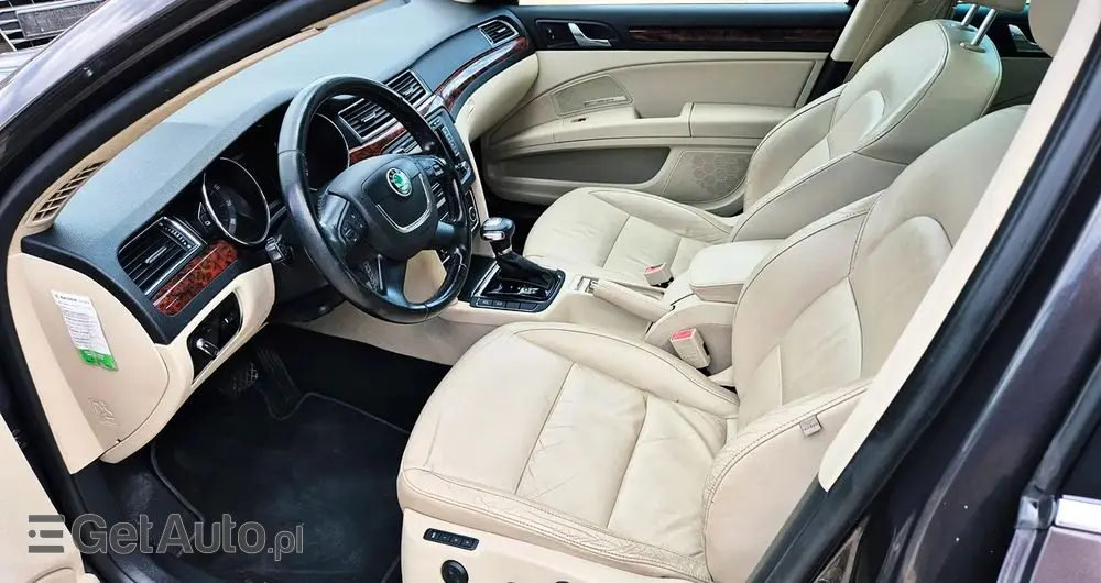 SKODA Superb 2.0 TSI Business DSG