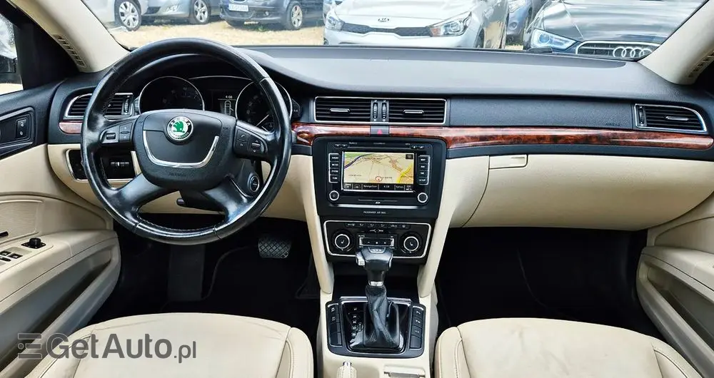 SKODA Superb 2.0 TSI Business DSG
