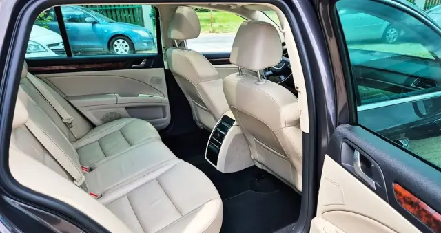 SKODA Superb 2.0 TSI Business DSG