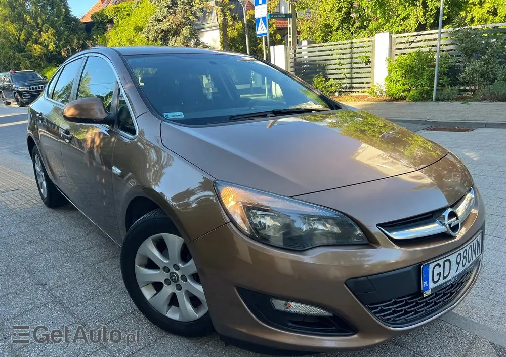 OPEL Astra 1.4 T Cosmo S&S