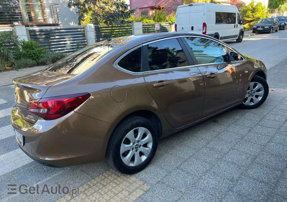 OPEL Astra 1.4 T Cosmo S&S