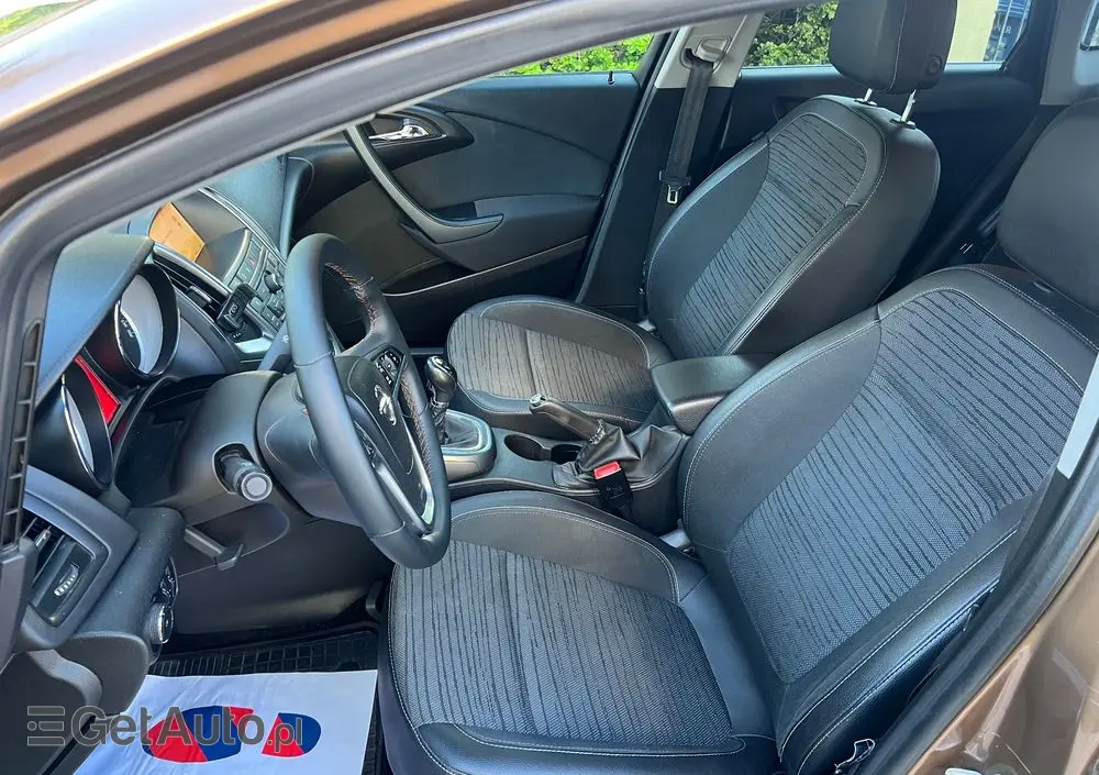 OPEL Astra 1.4 T Cosmo S&S