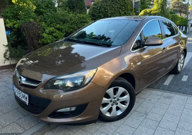 OPEL Astra 1.4 T Cosmo S&S