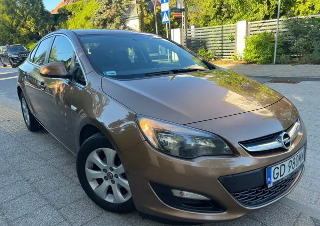 OPEL Astra 1.4 T Cosmo S&S