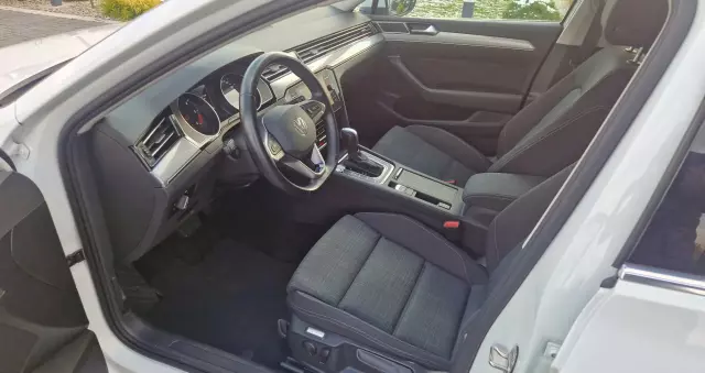 VOLKSWAGEN Passat Variant 2.0 TDI SCR DSG Business