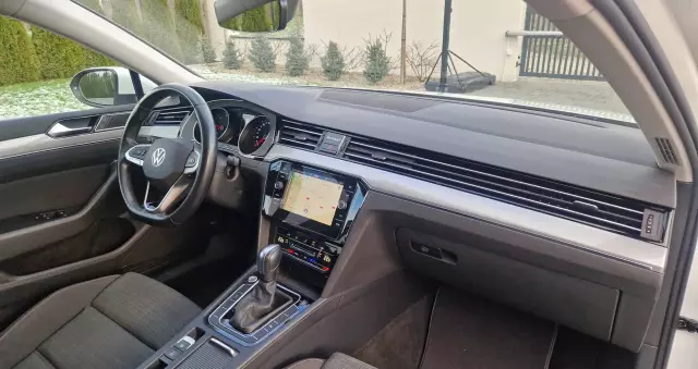 VOLKSWAGEN Passat Variant 2.0 TDI SCR DSG Business