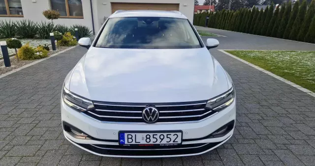 VOLKSWAGEN Passat Variant 2.0 TDI SCR DSG Business
