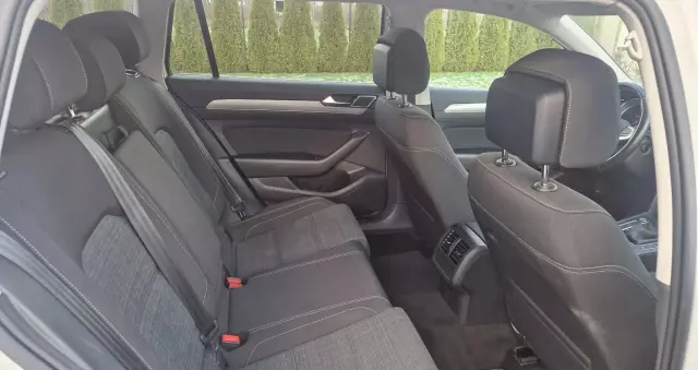 VOLKSWAGEN Passat Variant 2.0 TDI SCR DSG Business