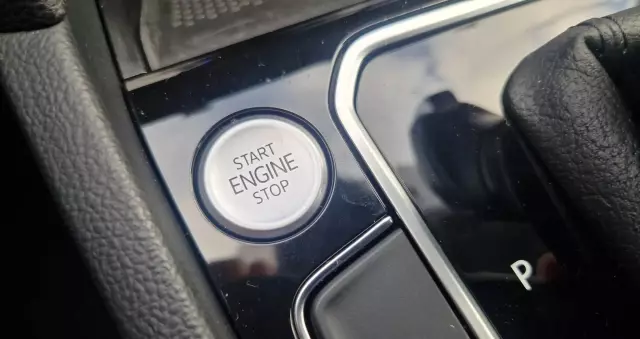 VOLKSWAGEN Passat Variant 2.0 TDI SCR DSG Business