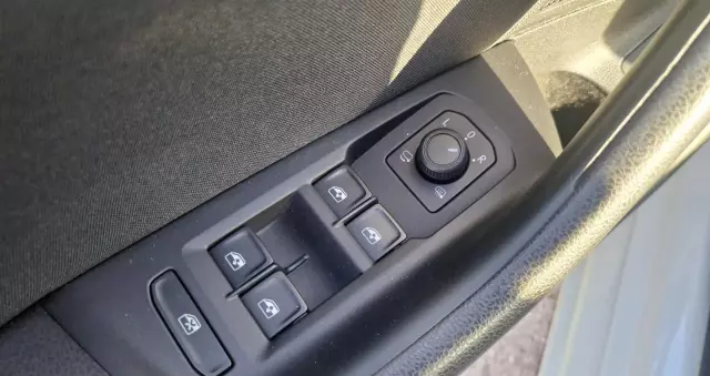 VOLKSWAGEN Passat Variant 2.0 TDI SCR DSG Business