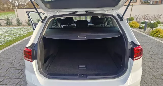 VOLKSWAGEN Passat Variant 2.0 TDI SCR DSG Business