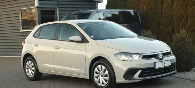 VOLKSWAGEN Polo 