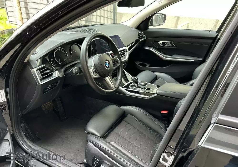 BMW Seria 3 320d xDrive Advantage