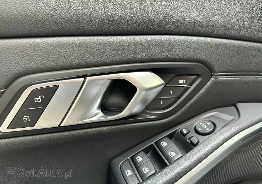 BMW Seria 3 320d xDrive Advantage