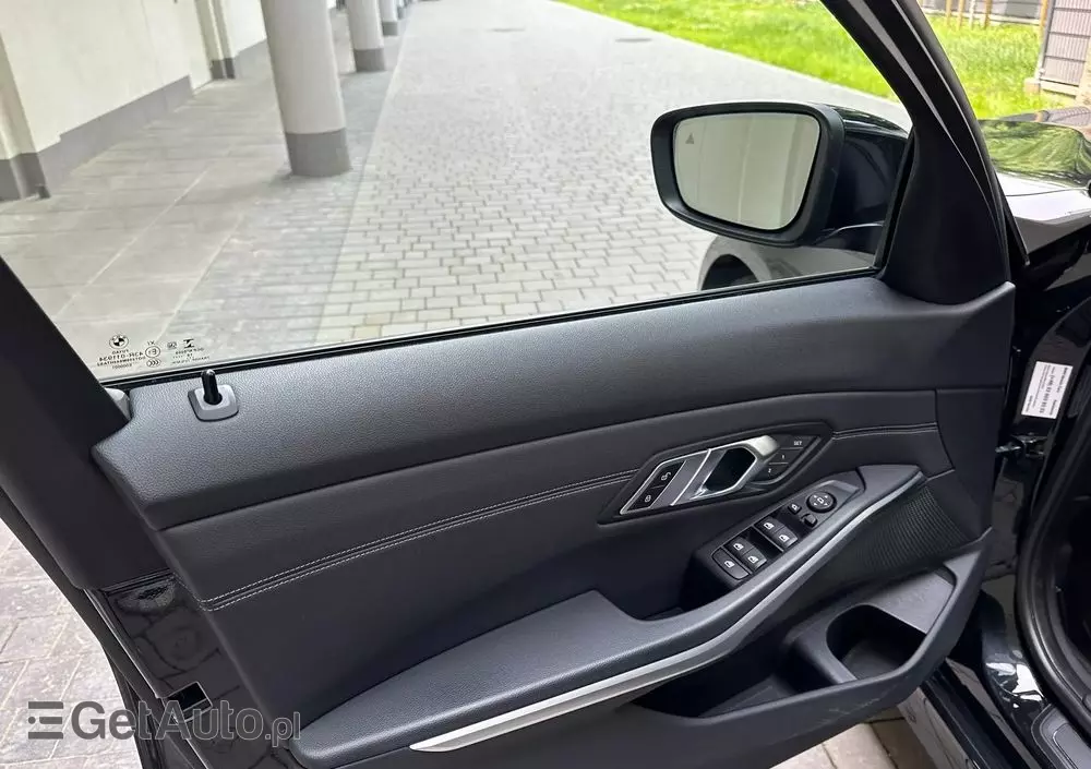 BMW Seria 3 320d xDrive Advantage