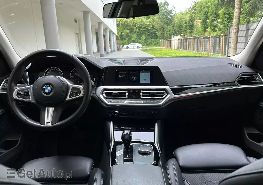 BMW Seria 3 320d xDrive Advantage