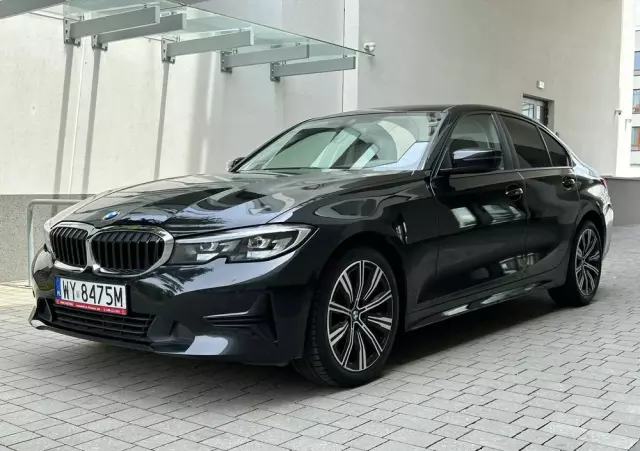 BMW Seria 3 320d xDrive Advantage