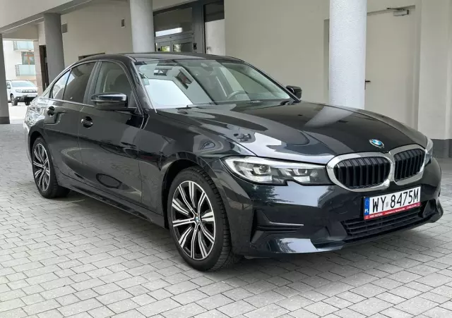 BMW Seria 3 320d xDrive Advantage