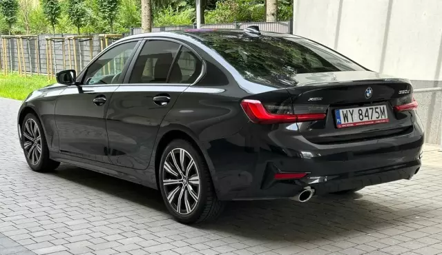 BMW Seria 3 320d xDrive Advantage