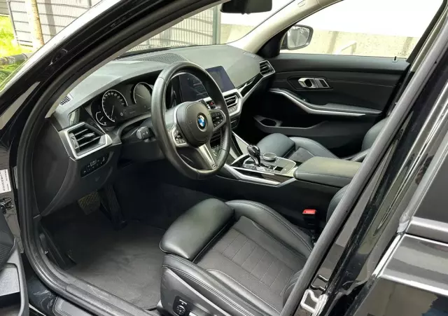 BMW Seria 3 320d xDrive Advantage