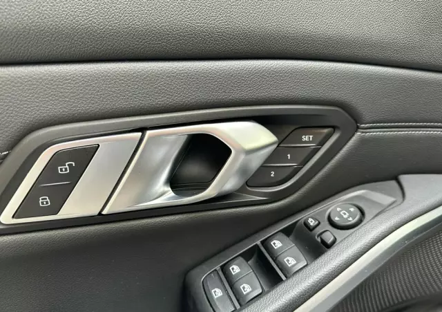 BMW Seria 3 320d xDrive Advantage