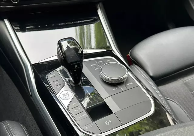 BMW Seria 3 320d xDrive Advantage