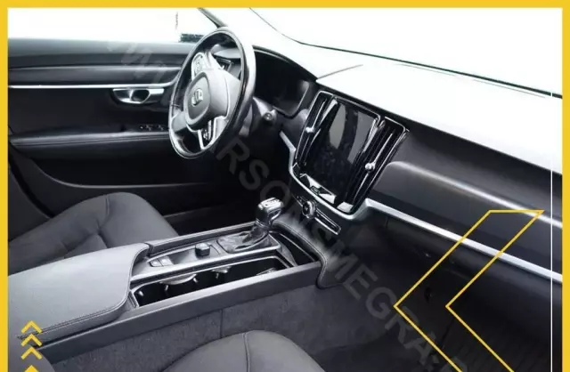 VOLVO V90 
