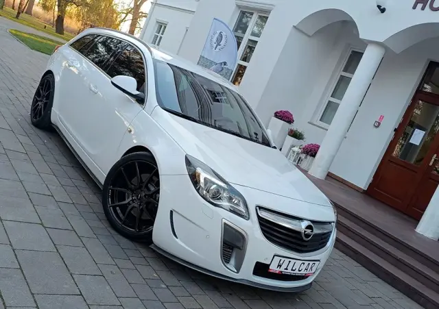 OPEL Insignia 2.8 V6 Turbo Sports Tourer 4x4 Automatik OPC