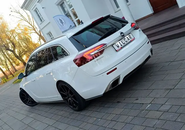 OPEL Insignia 2.8 V6 Turbo Sports Tourer 4x4 Automatik OPC
