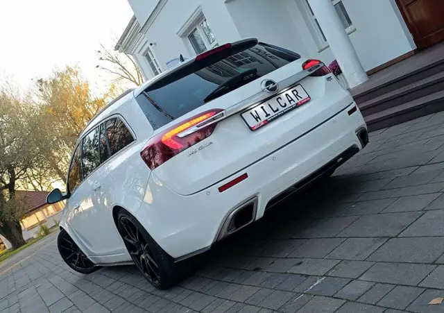OPEL Insignia 2.8 V6 Turbo Sports Tourer 4x4 Automatik OPC