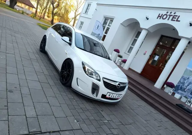 OPEL Insignia 2.8 V6 Turbo Sports Tourer 4x4 Automatik OPC
