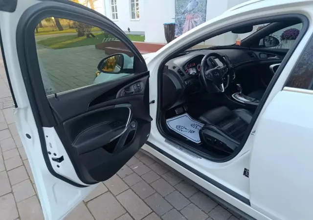 OPEL Insignia 2.8 V6 Turbo Sports Tourer 4x4 Automatik OPC